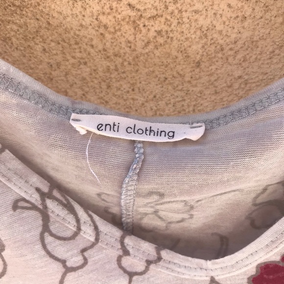 Cute summer gray & maroon floral top - Picture 2 of 5